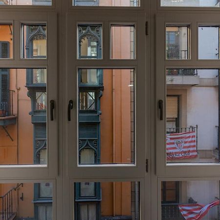 Готель Casual Mardones Більбао Екстер'єр фото A window in Berlin