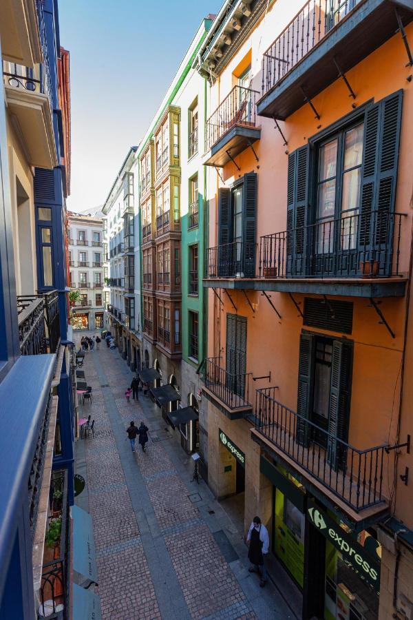 Готель Casual Mardones Більбао Екстер'єр фото Calle de la Virgen de la Puerta